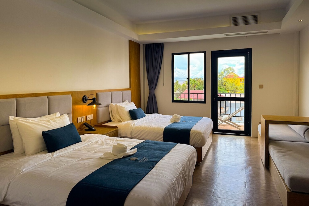 Elite Twin Room, 2 Double Beds, Pool View