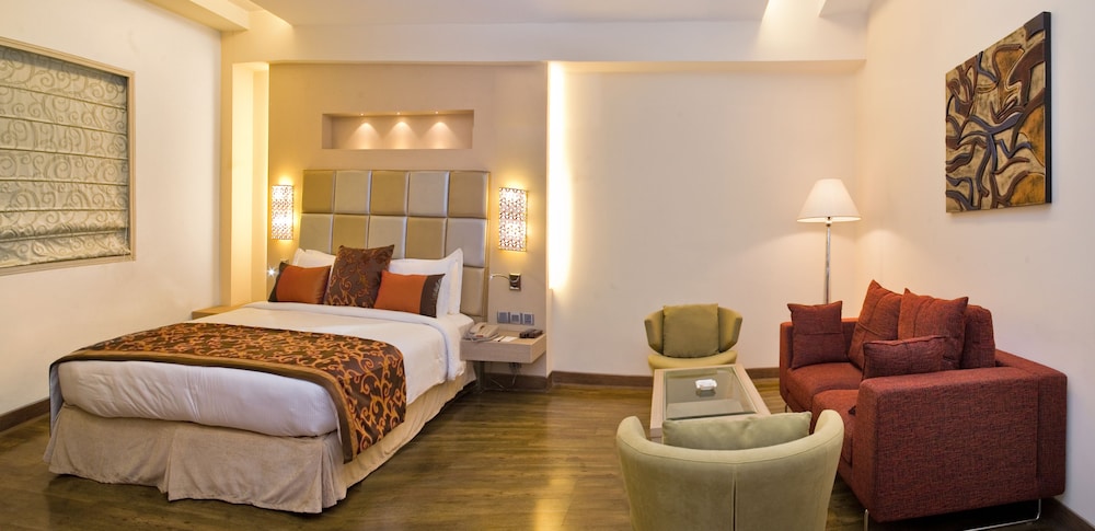 Executive Room - Photo 8