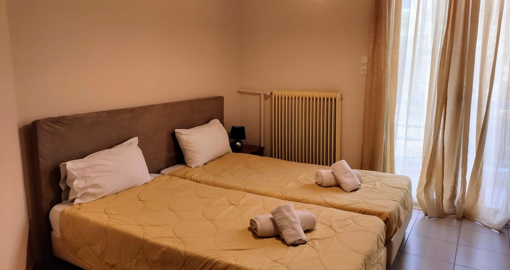 Economy Twin Room, 2 Twin Beds photo 1