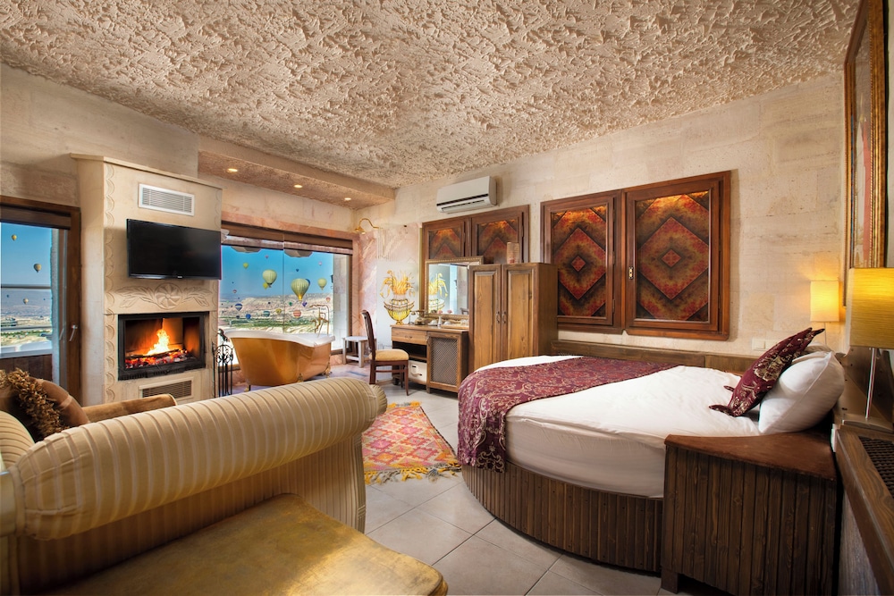 Luxury Room with Balloon View - Photo 1