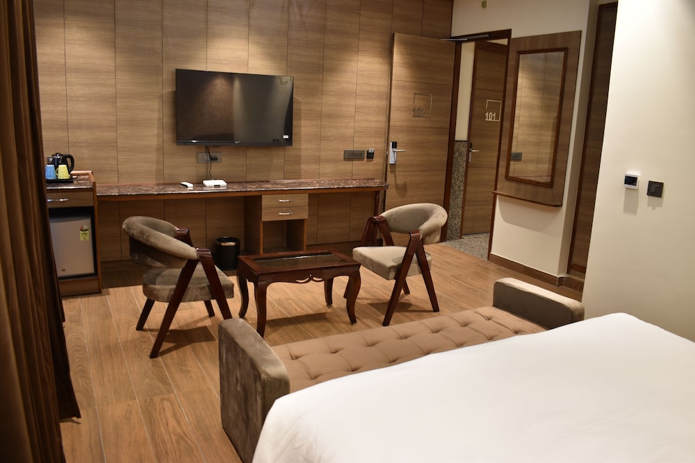 Superior Double or Twin Room - Photo 1