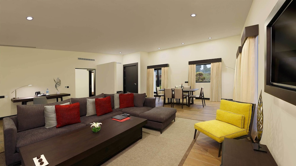 Executive Villa, 2 Bedrooms, Accessible, Pool View photo 2