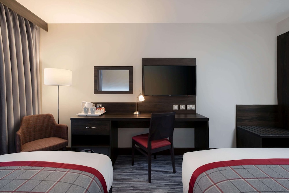 Room, Multiple Beds, Non Smoking - Photo 4