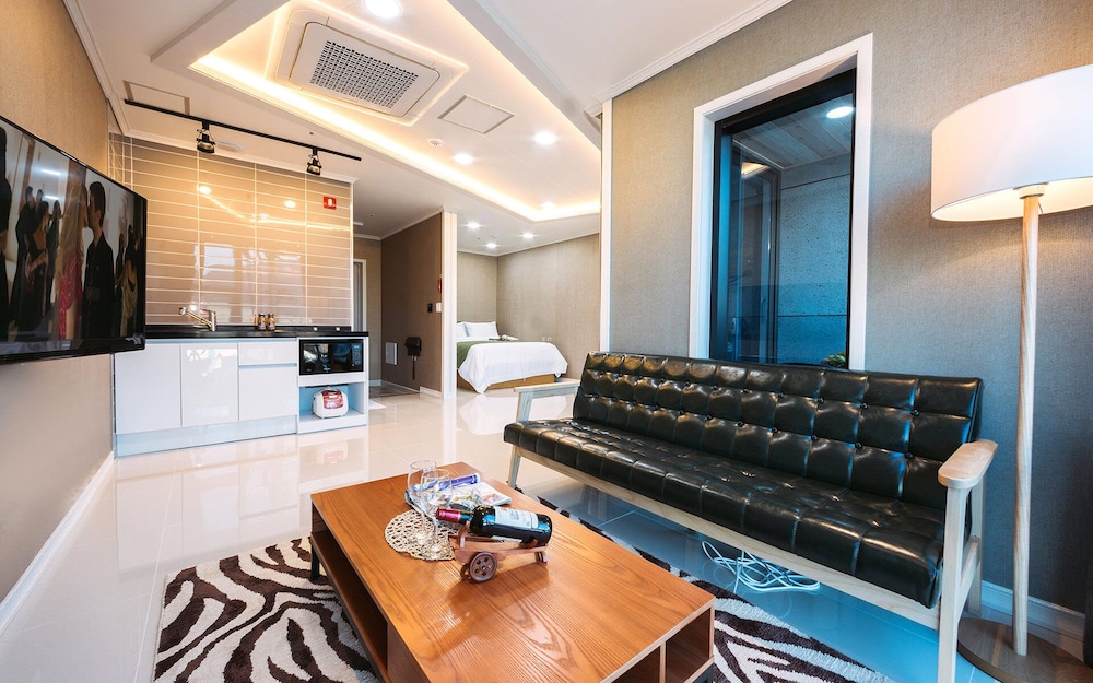 P203 photo 1