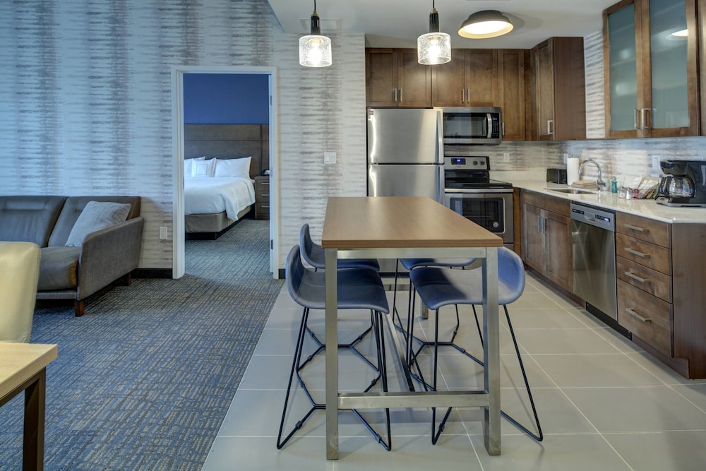 Suite, 1 Bedroom - Photo 7