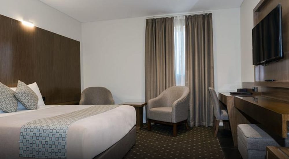 Deluxe Queen Room - Photo 2