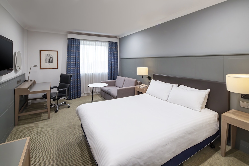 Standard Room, 1 Queen Bed - Photo 4