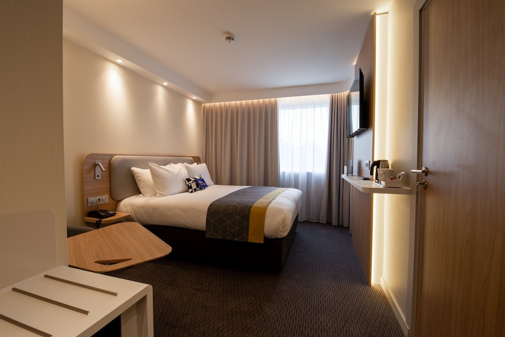 Standard Room (Free Breakfast) - Photo 8