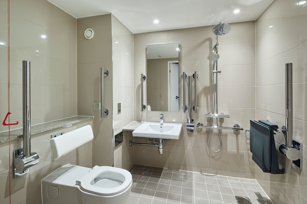 Family Room, 2 Double Beds - Photo 5