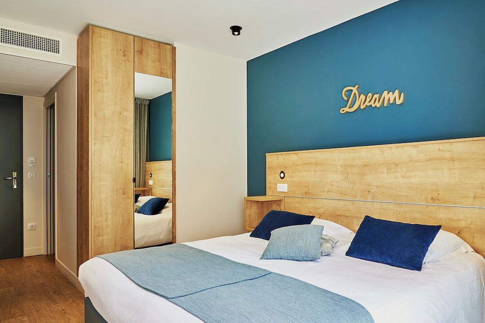 Standard Double Room, 1 Queen Bed, Garden View, Garden Area (1) photo 3