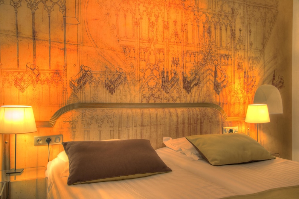 Double Room (Cosy - with attic or courtyard view) - Photo 8