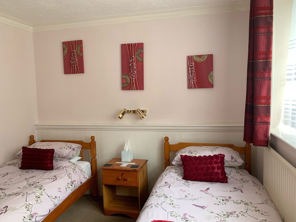 Classic Twin Room, Ensuite (Small)