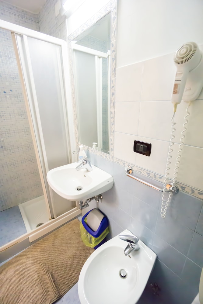 Triple Room, Private Bathroom photo 2