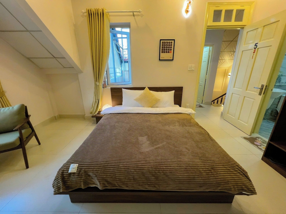 Basic Double Room Single Use, Private Bathroom, City View