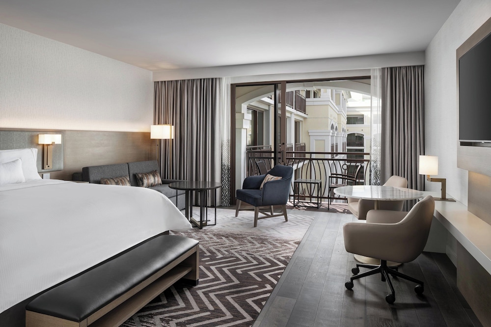Studio, 1 King Bed with Sofa bed, Balcony, Resort View - Photo 1