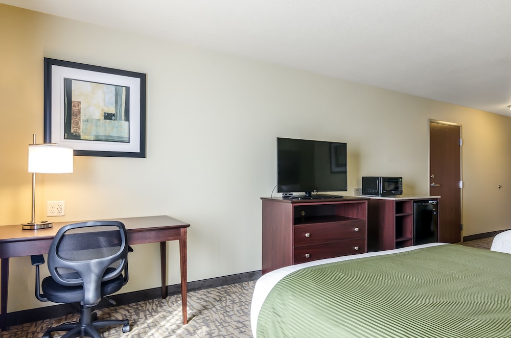 Room, 2 Queen Beds, Non Smoking photo 2