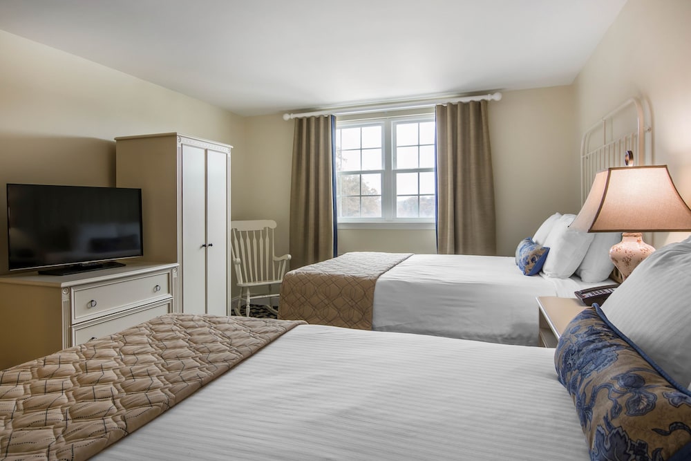 Room, 2 Queen Beds photo 1