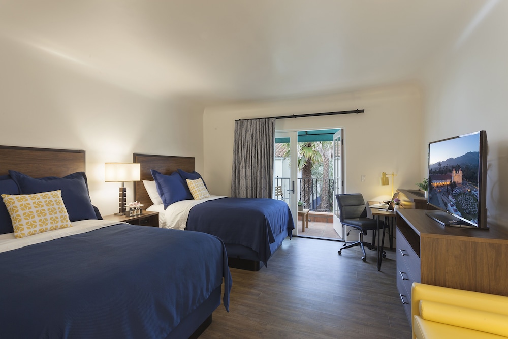 Superior Room, 2 Double Beds, Balcony - Photo 2