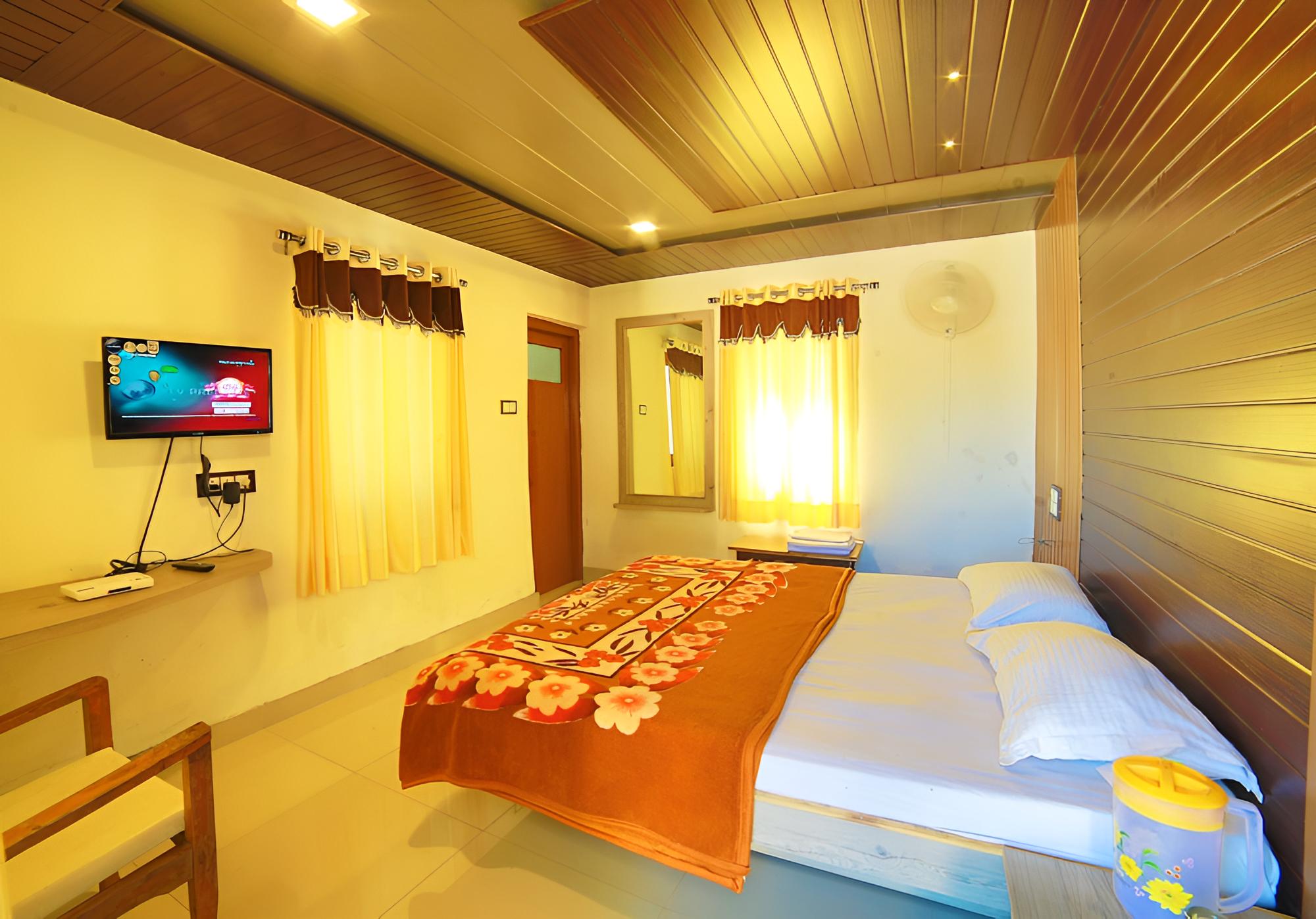 Deluxe Double Room, 1 Queen Bed photo 3