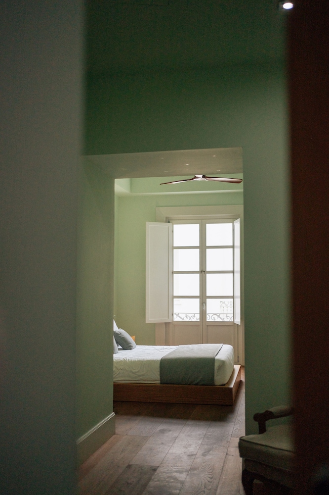Premium Room - Photo 15