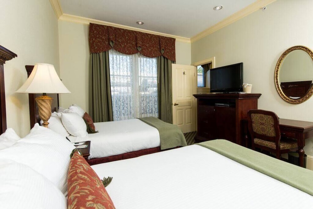 Standard Room, 2 Full Beds photo 2