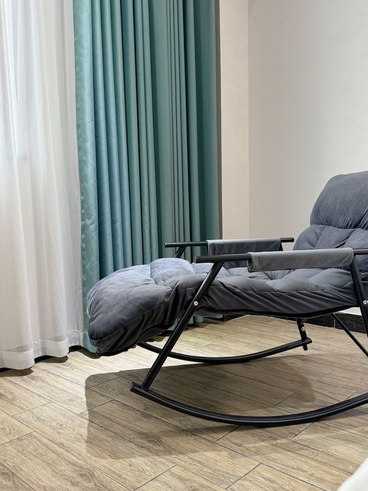 Business Suite photo 3