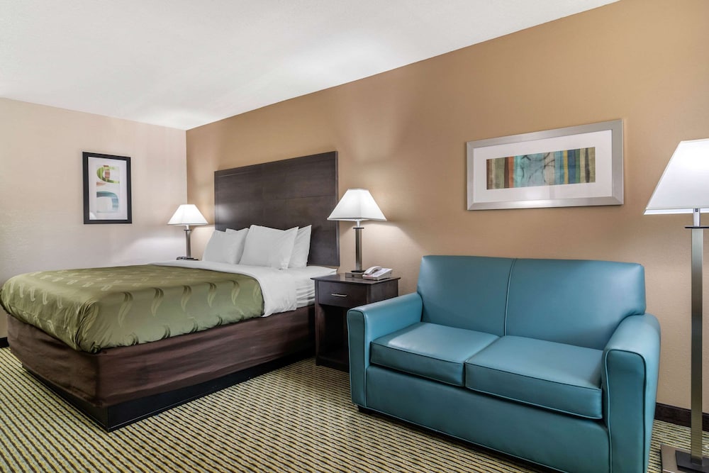 Standard Room, 1 King Bed, Non Smoking photo 1