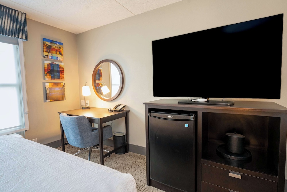 Room, 2 Queen Beds, Accessible, Non Smoking - Photo 1