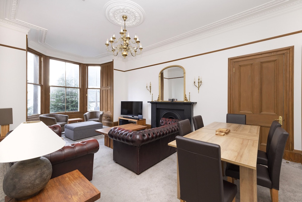 Apartment (5 Bedrooms)