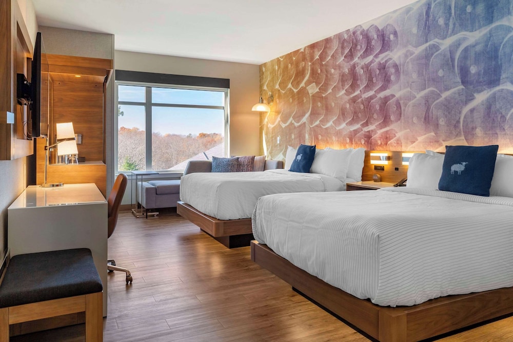Standard Room, 2 Queen Beds, Non Smoking - Photo 1