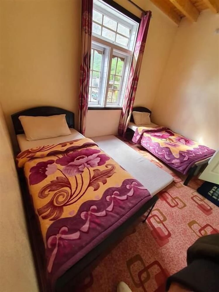 Standard Twin Room photo 2