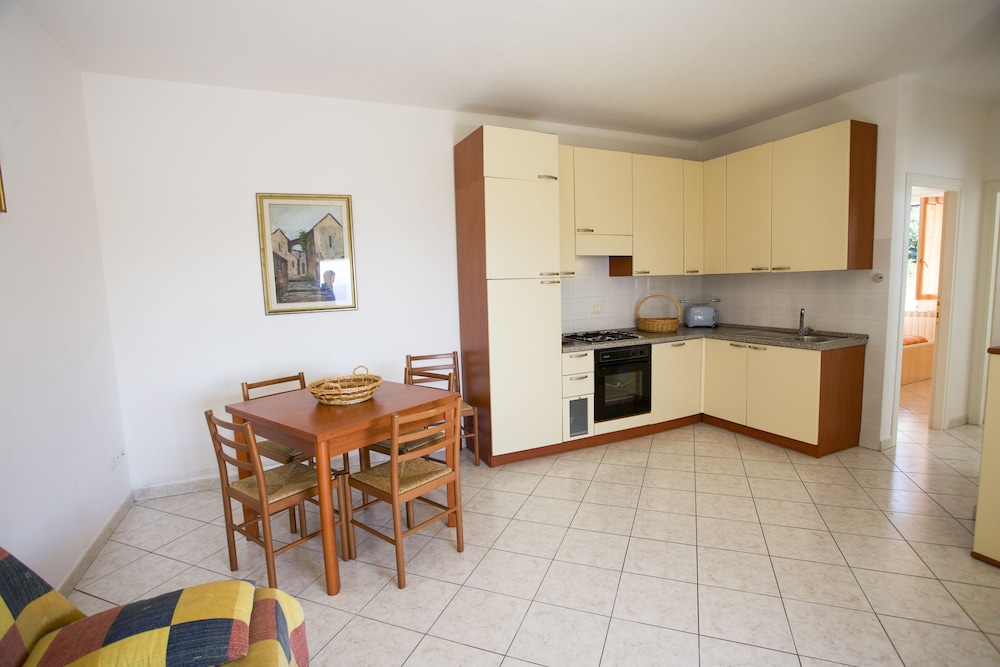 Apartment, 2 Bedrooms, Ground Floor photo 3