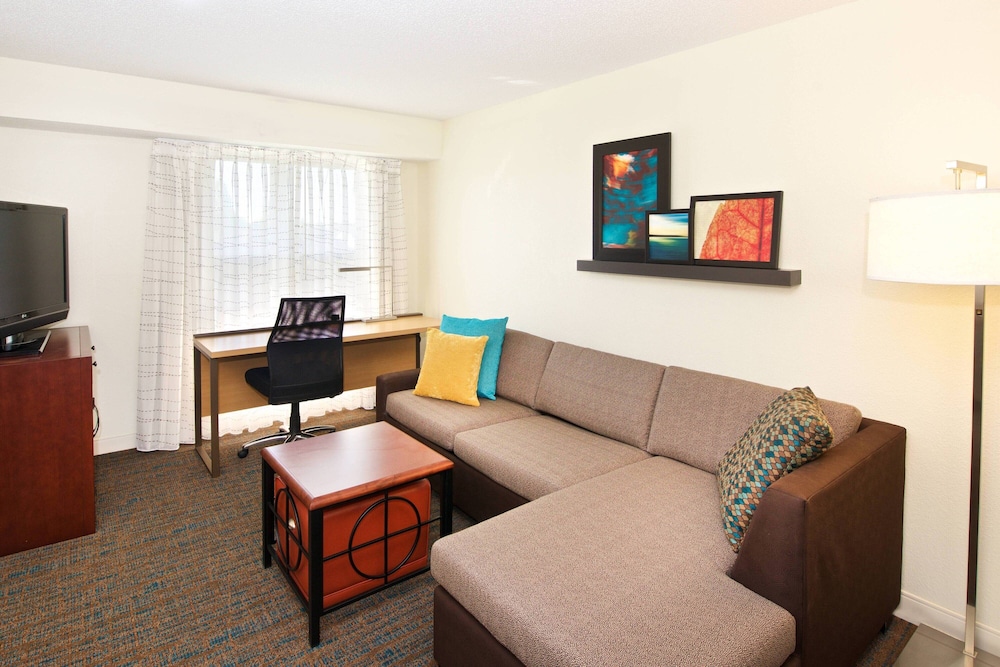 Suite, 1 Bedroom - Photo 6