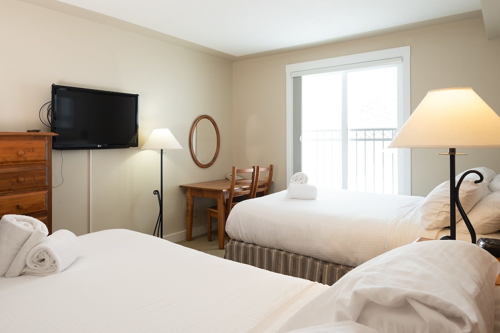 Standard Room, 2 Queen Beds photo 2