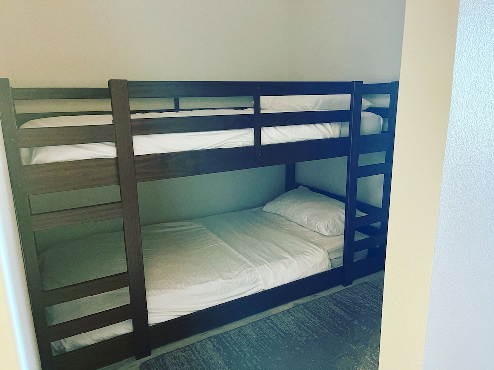 Family Single Room, Multiple Beds, Non Smoking