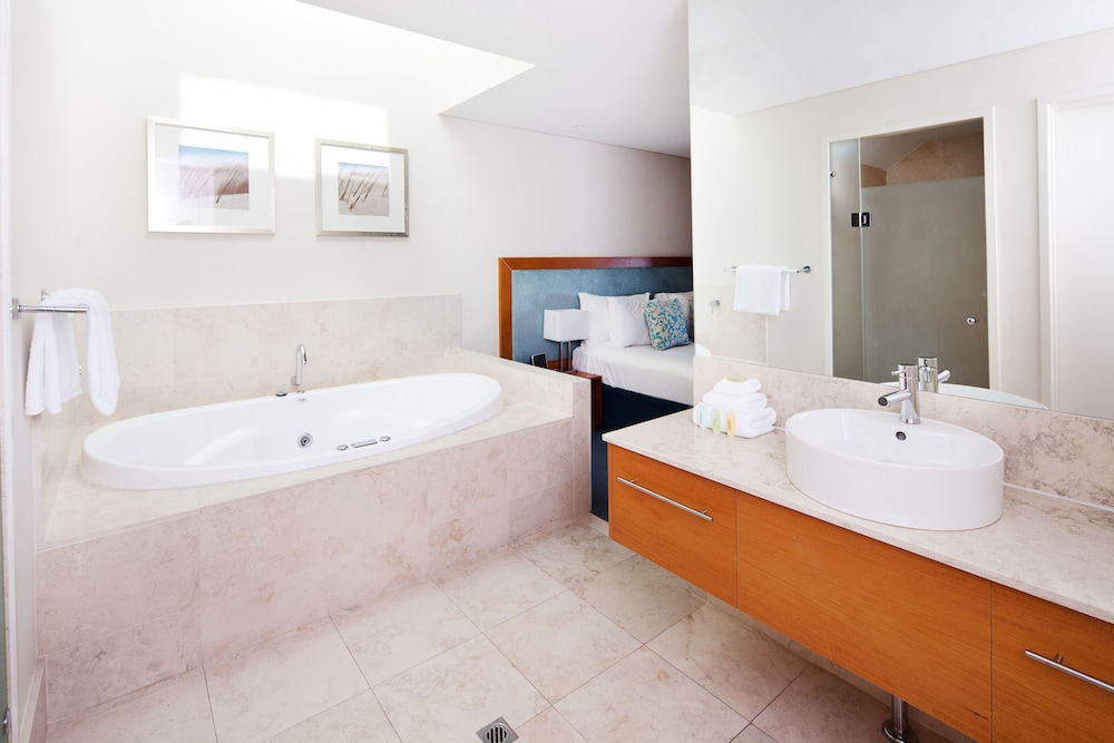One Bedroom Park View Villa - Photo 4