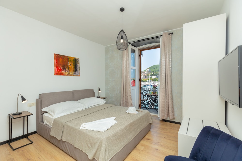 Standard Room, 1 Double Bed, Balcony, Sea View