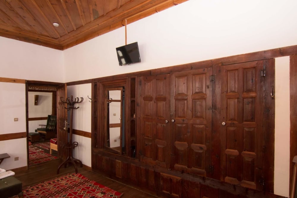 Deluxe Triple Room photo 2