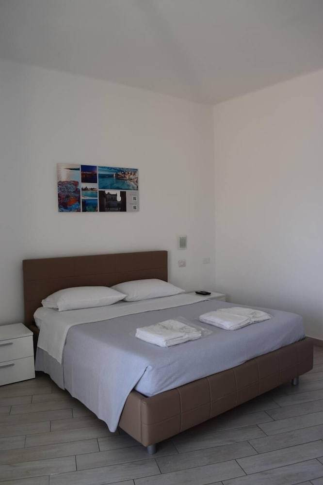 Deluxe Double Room, Partial Sea View photo 1