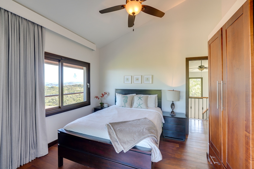 House (4 Bedrooms) photo 2