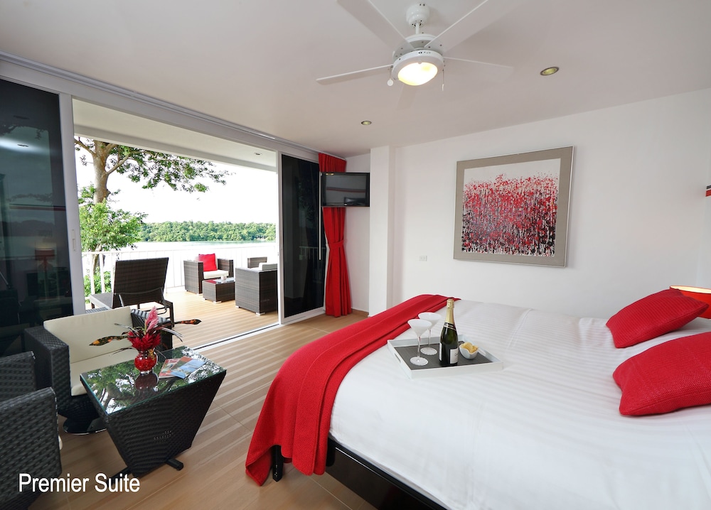 Premier Suite, 2 Bedrooms, Hot Tub, Sea Facing
