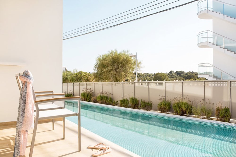 Double Room, Balcony (Prime Swim-Up)