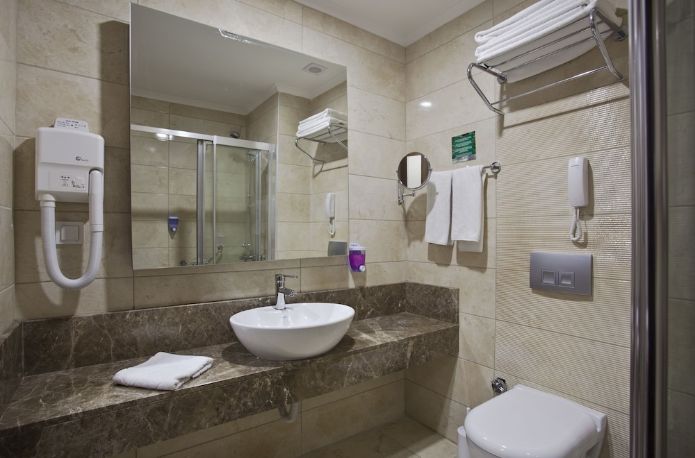 Standard Double or Twin Room (Adults Only) photo 3
