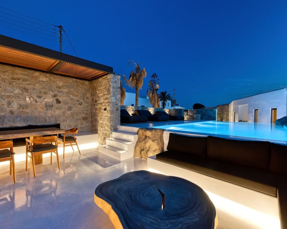 Villa photo 1