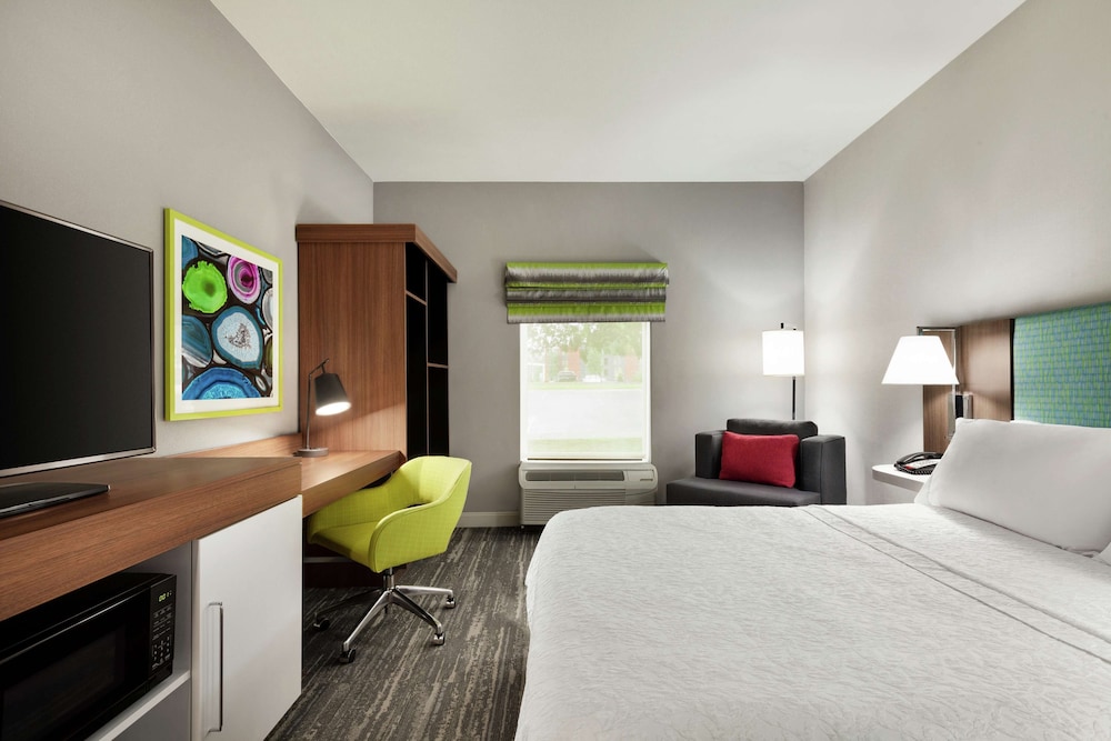 One Queen Bed, Non-Smoking, Accessible - Photo 1