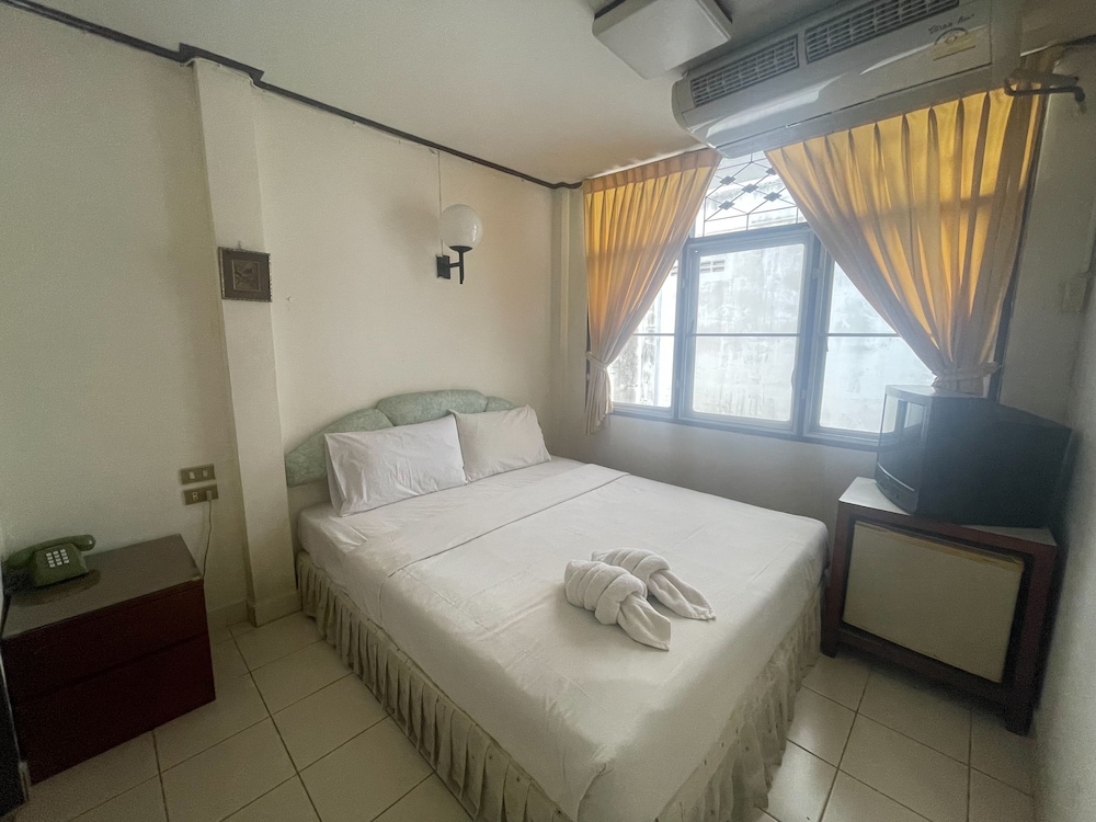 Superior Room, City View