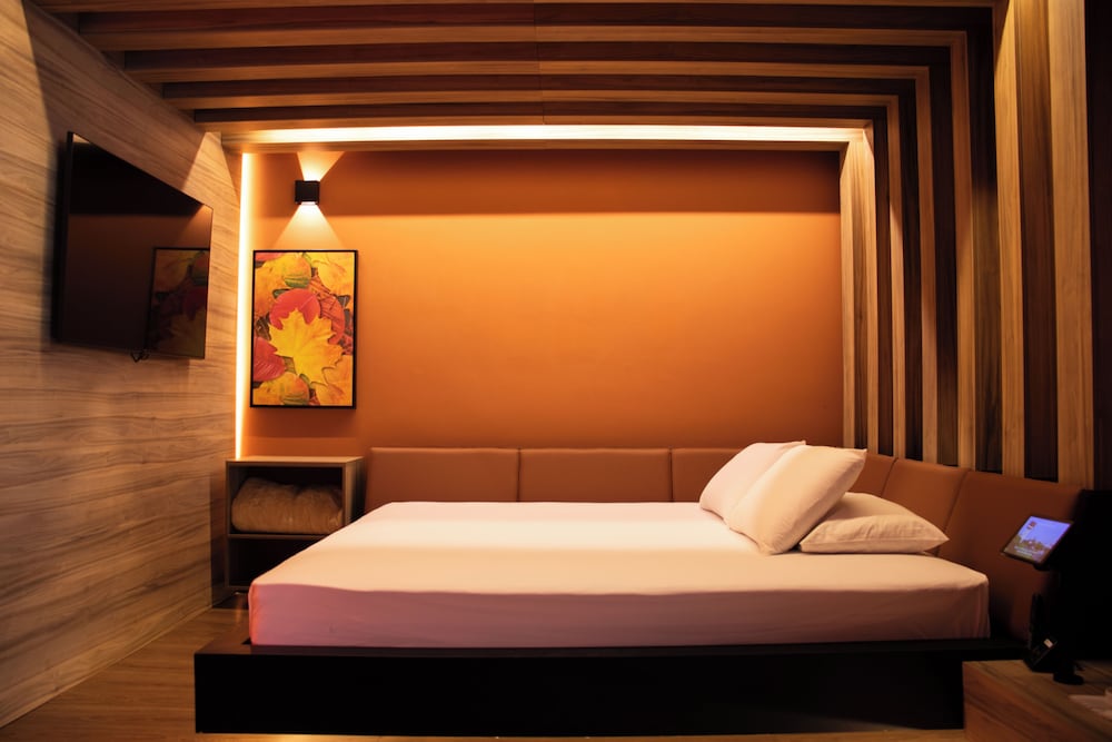 Grand Suite, 1 King Bed photo 1