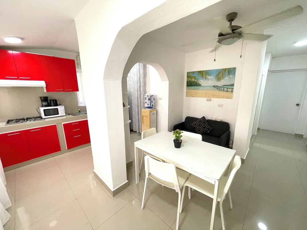 Royal Villa, 2 Bedrooms, Beachside