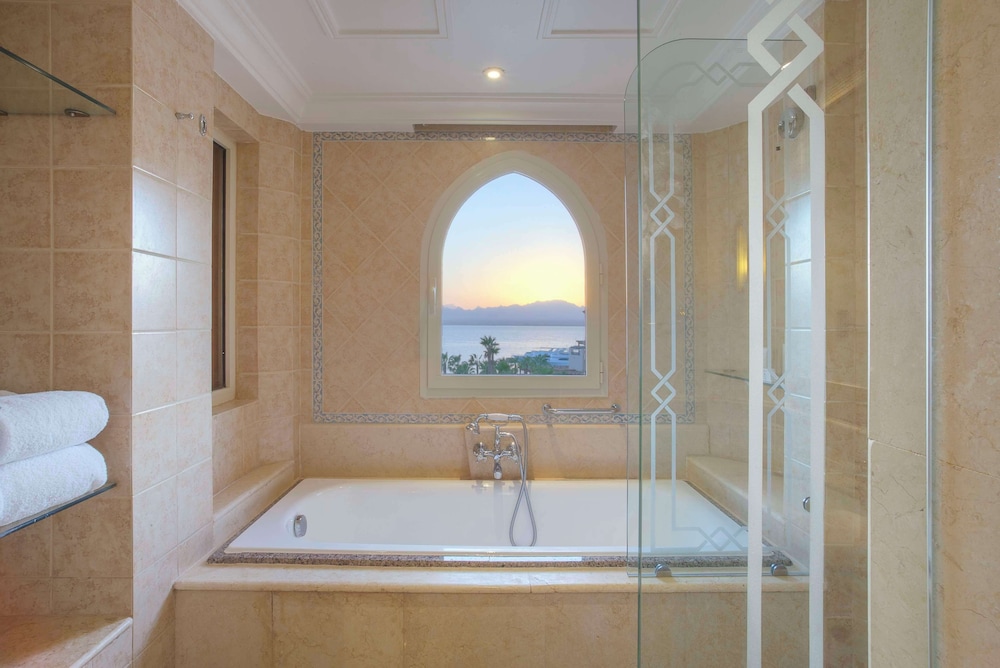 Superior Room, Sea View (Sea View Room) - Photo 4