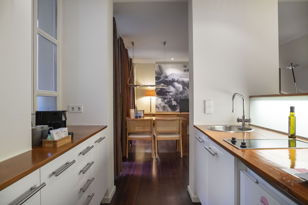 L Studio, Kitchenette, Balcony, Sofa Bed photo 3